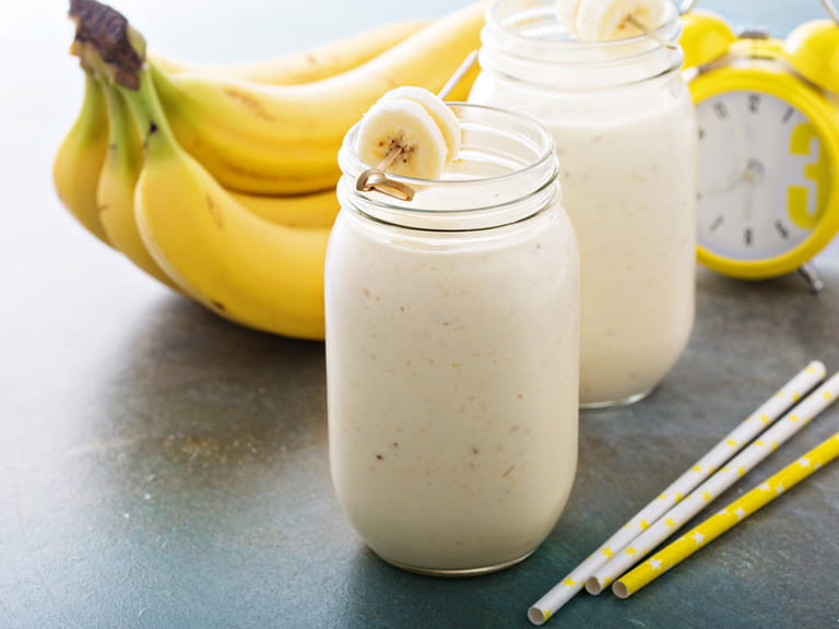 Oat and banana energising smoothie