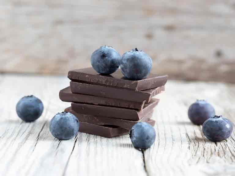 Foods such as dark chocolate and blueberries are rich in antioxidants.