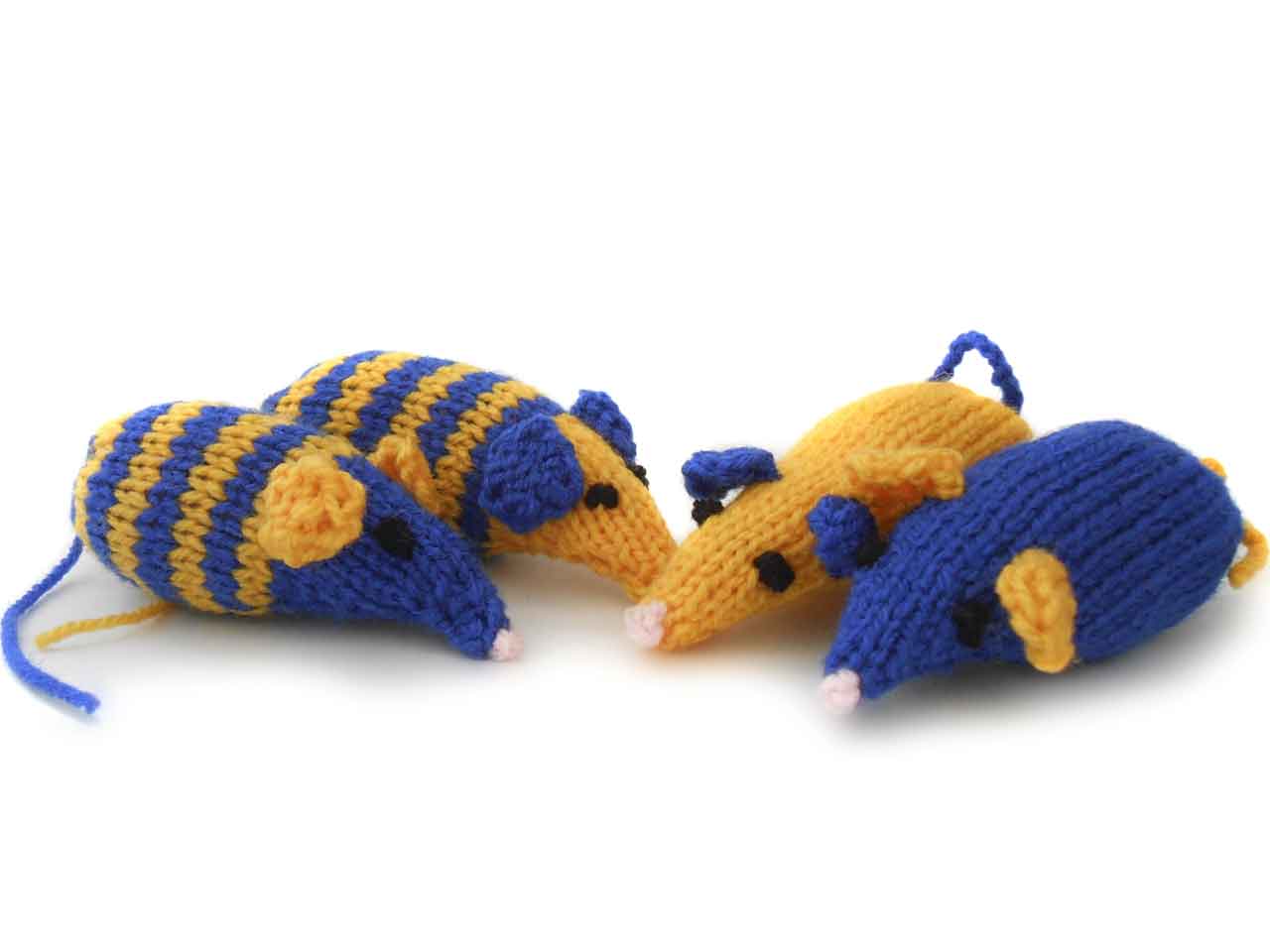 Knitted catnip mice