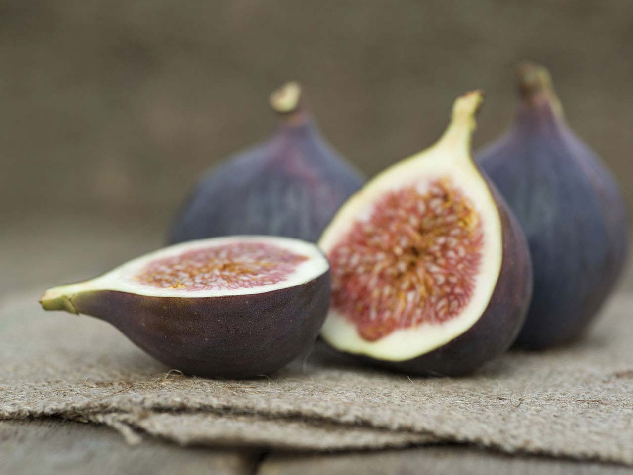 Figs on hessian background