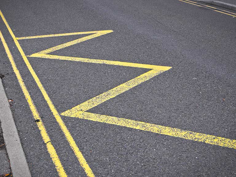 Zigzag road markings