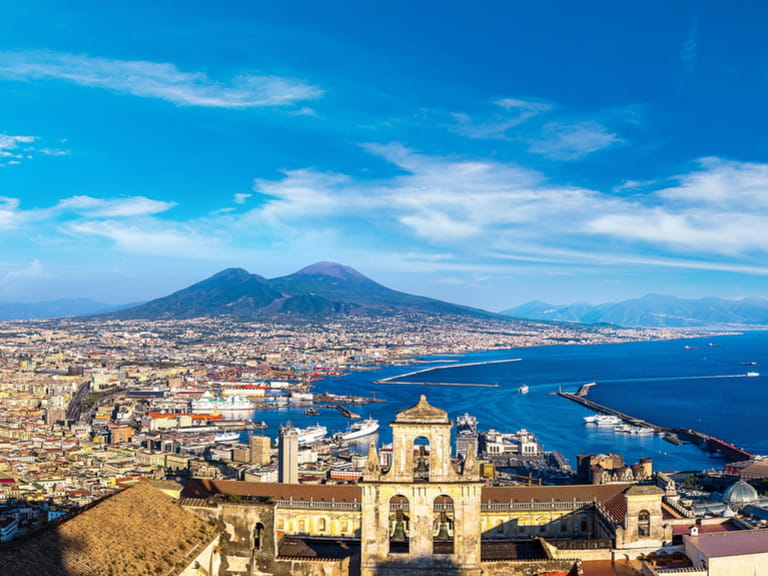 5 top places to visit in the Bay of Naples - Saga