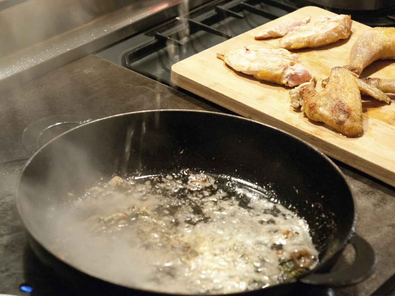 Deglazing a pan