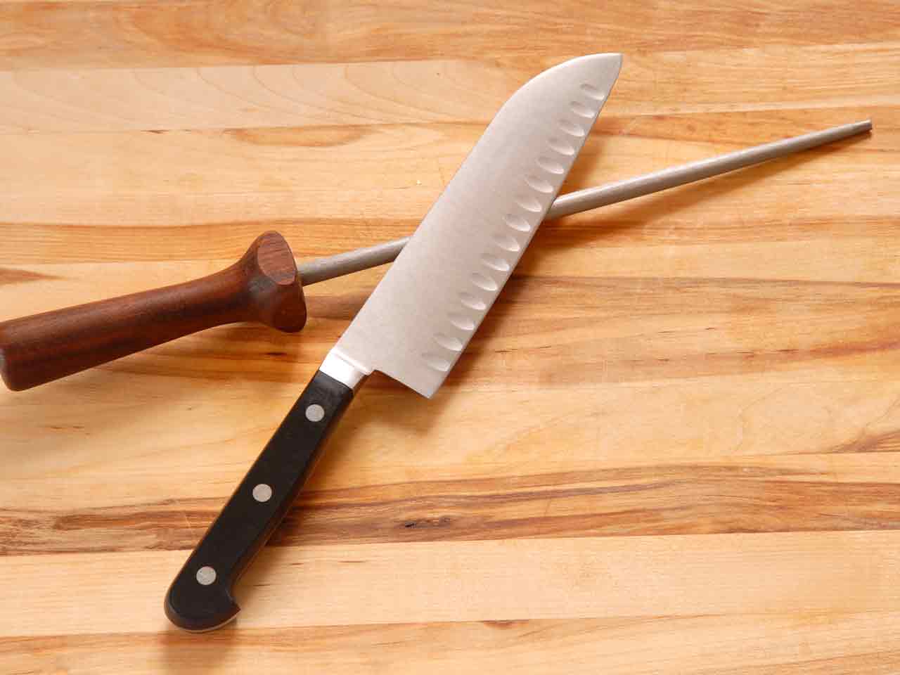 How to sharpen a kitchen knife