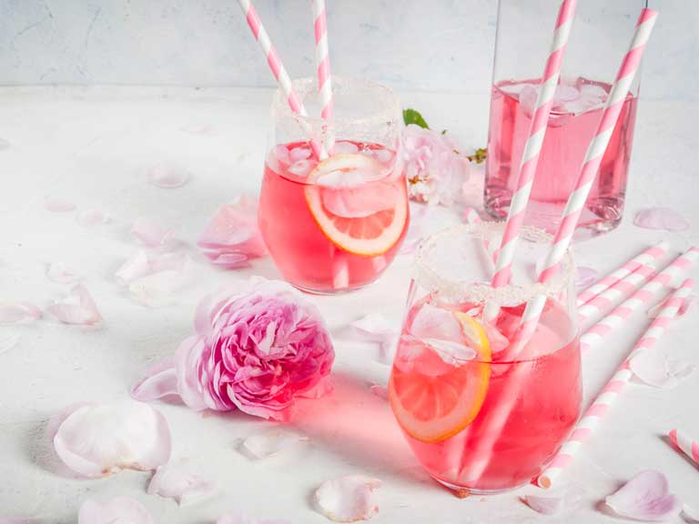 Strawberry and rose drink