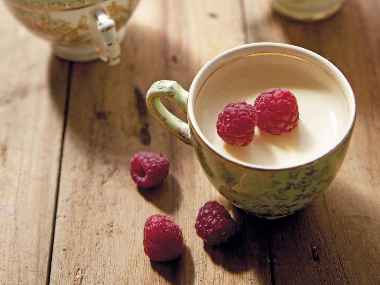 Annabel Langbein's honey and lemon cream puddings