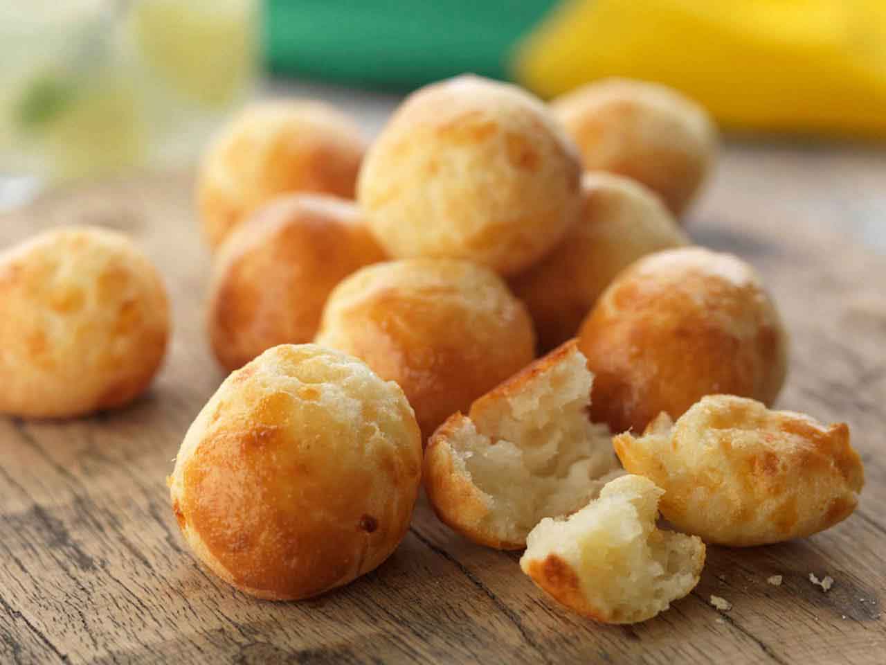 Pão de queijo - Brazilian cheese bread balls