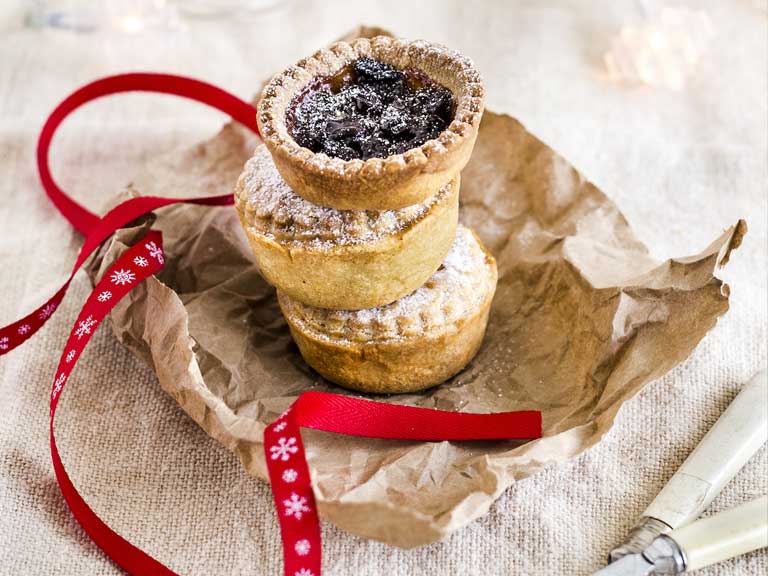 Apricot mince pies