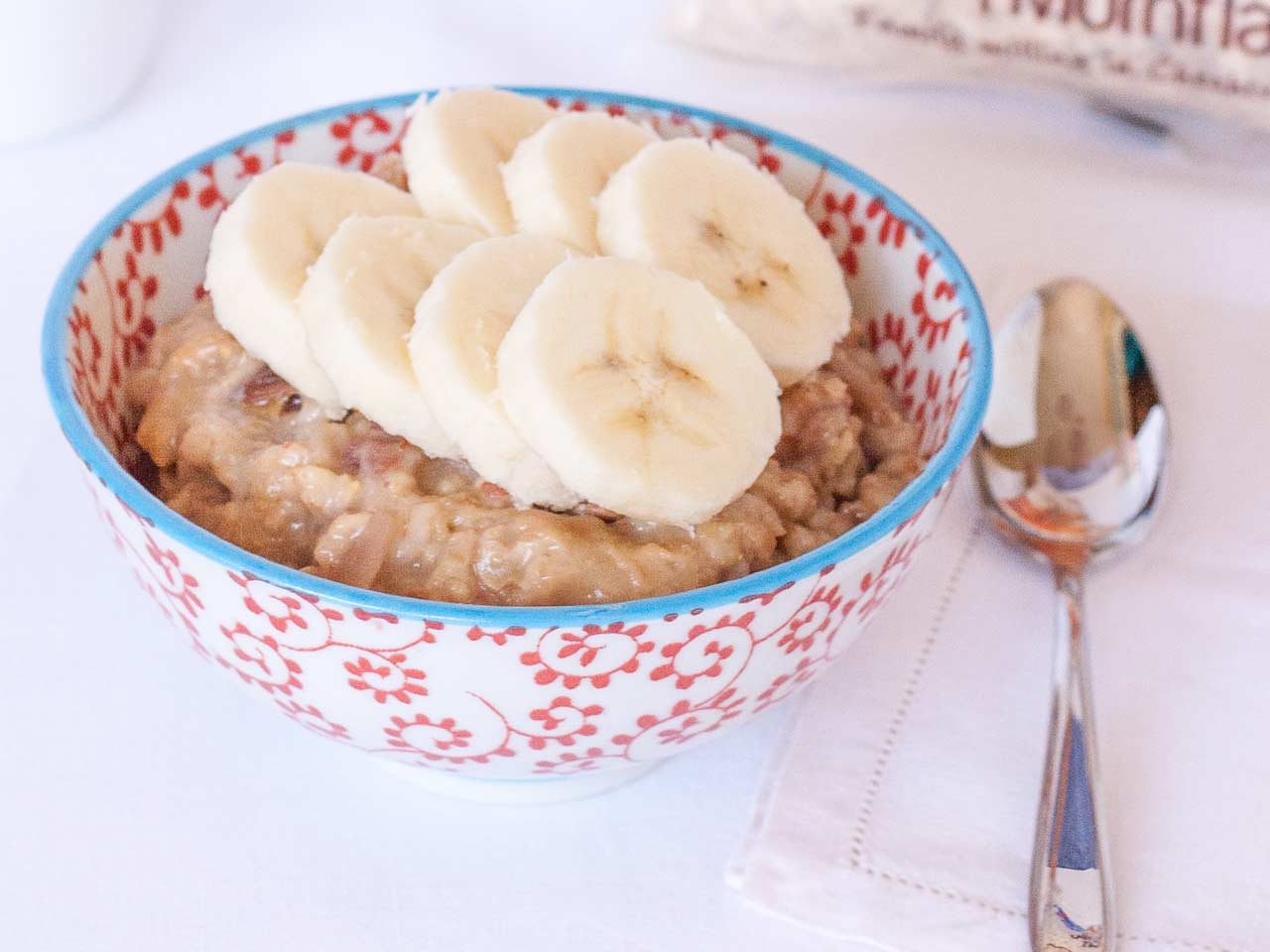 Date and walnut porridge