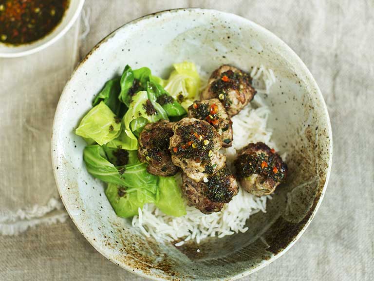 Pork meatballs with chilli dipping sauce