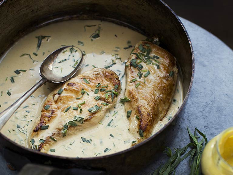 Sautéed chicken breasts with tarragon and mustard sauce