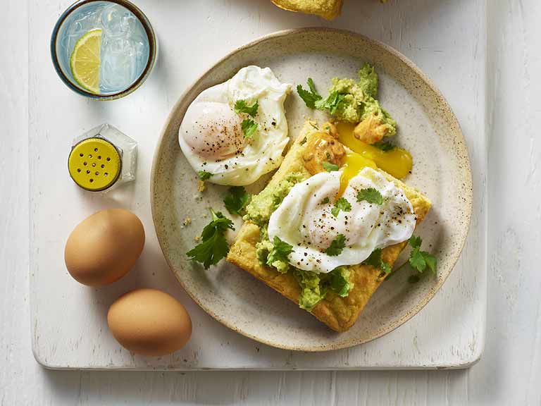  Tom Daley’s jalapeno cornbread with poached egg, avocado and chipotle mayo