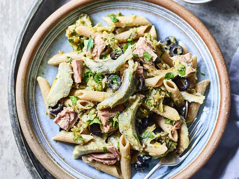 Artichoke, tuna and olive pasta