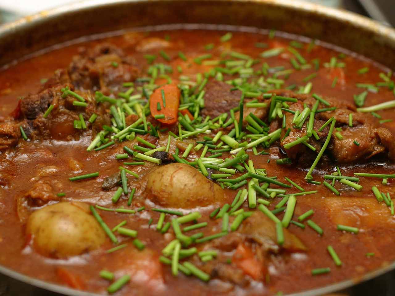 Oxtail stew in a pot