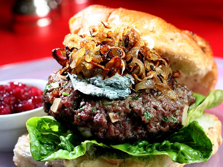 Venison burger with blue cheese and crispy shallots 