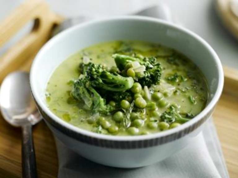 Pea, mint and broccoli soup