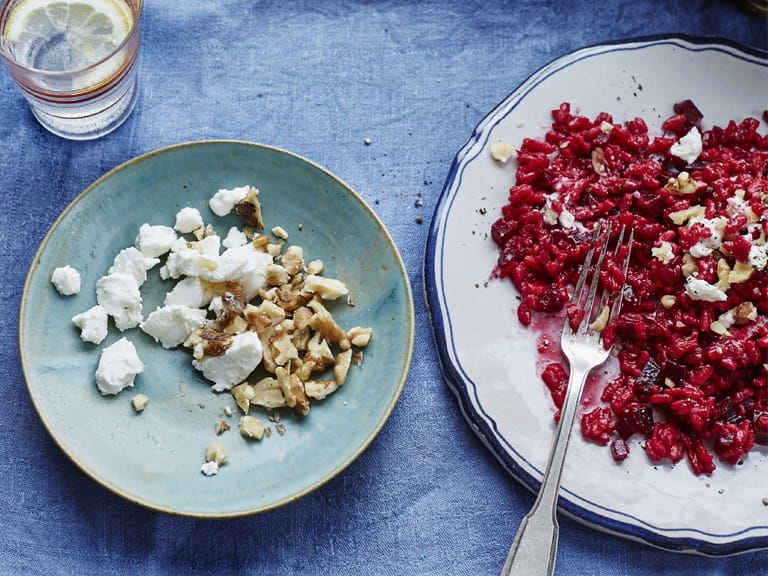 Purple risotto with goat's cheese and beetroot
