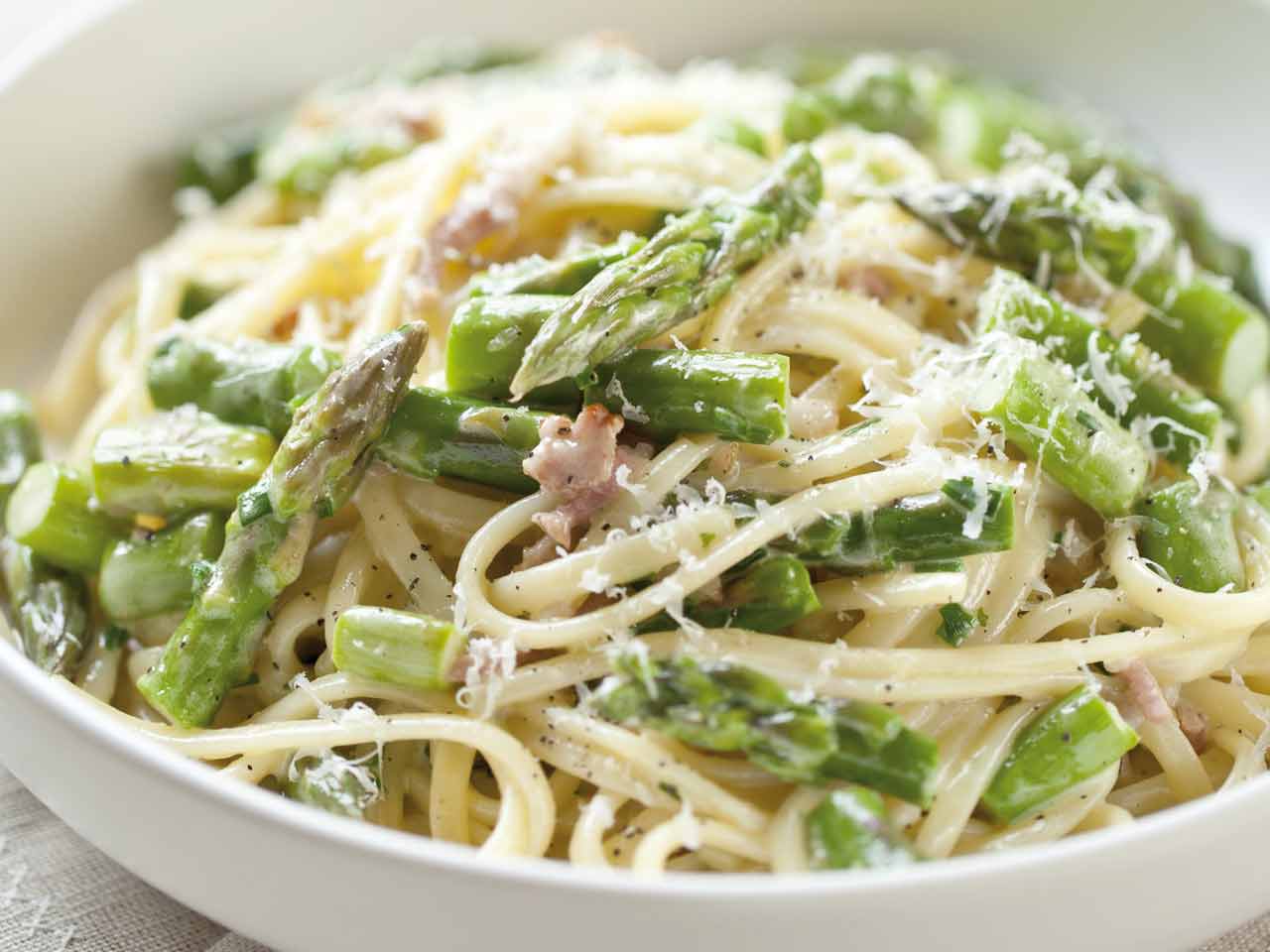 Marcus Bean’s asparagus, pancetta and parmesan linguine with chive cream 