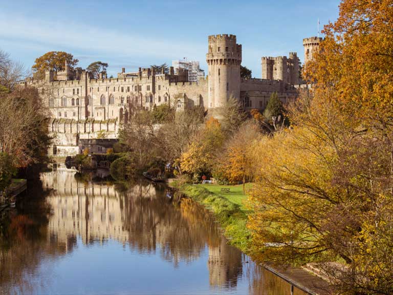 Warwick Castle TheLiftCreativeServices / Shutterstock.com