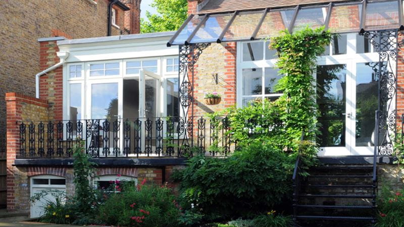 Use a conservatory as an alternative to a first floor extension