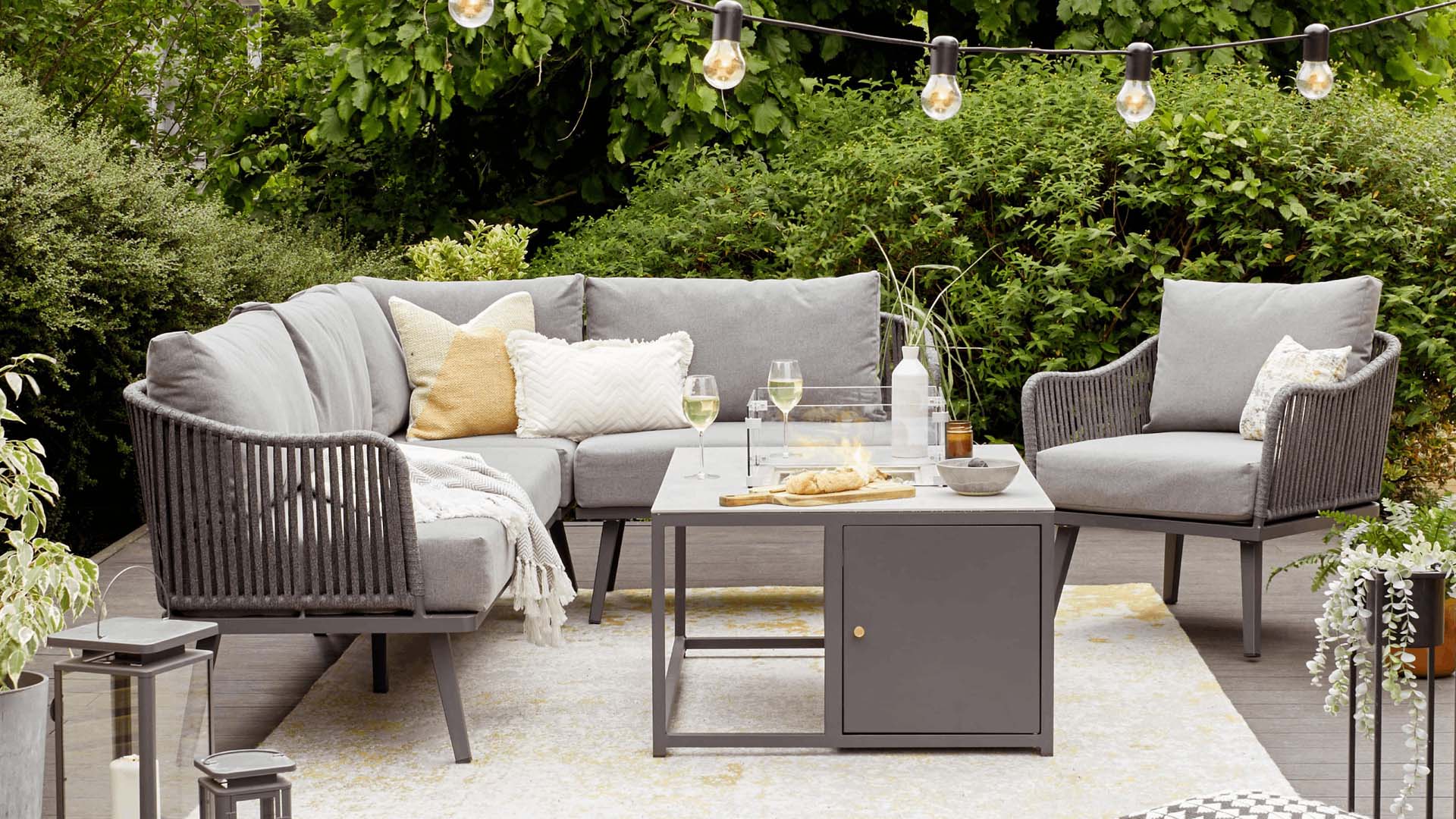 Snuggle garden chair best sale