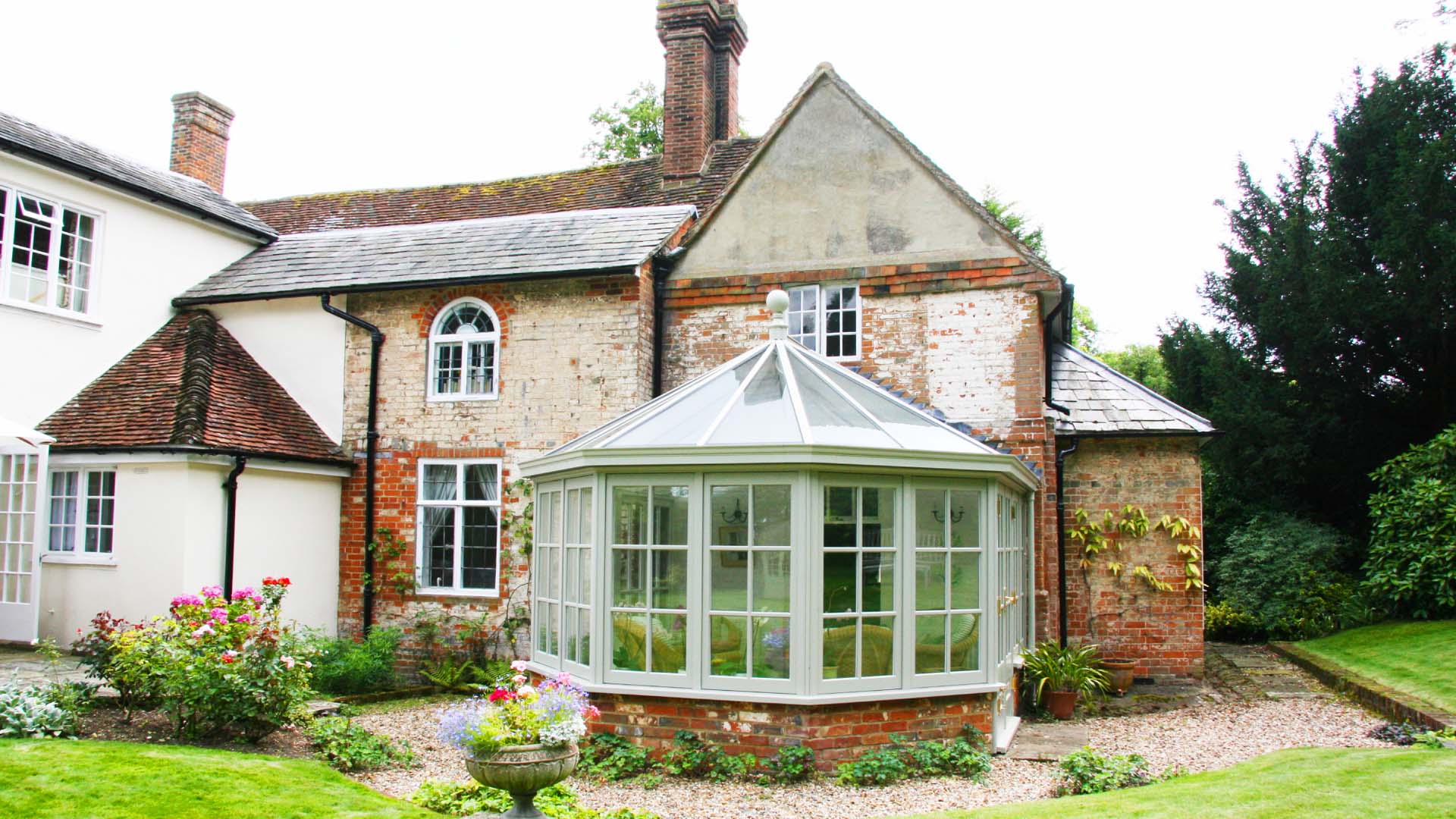 Octagonal conservatries allow for all round light