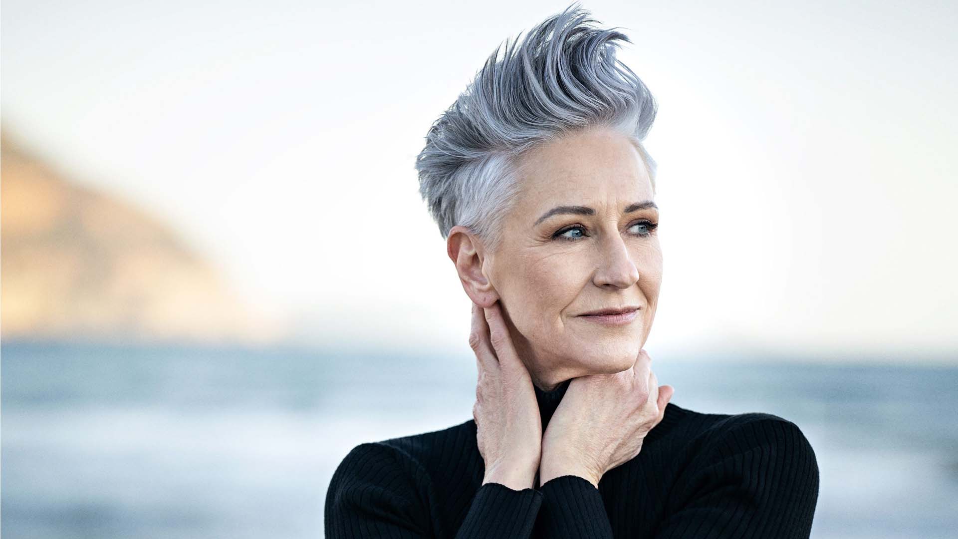 Fashion lady posing outside