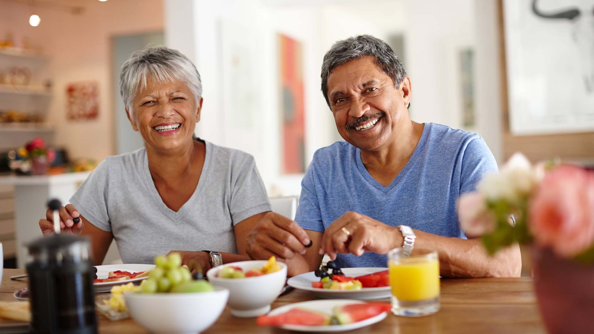 Couple eating healthy food