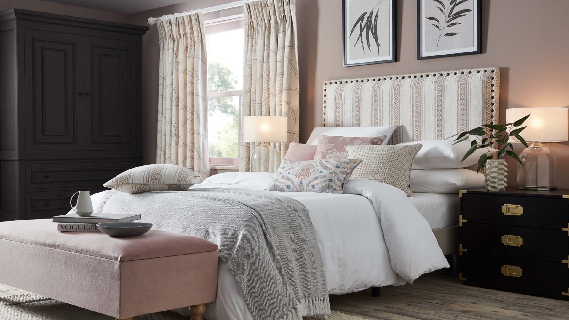 cosy bed in a bedroom with duvet and quilt