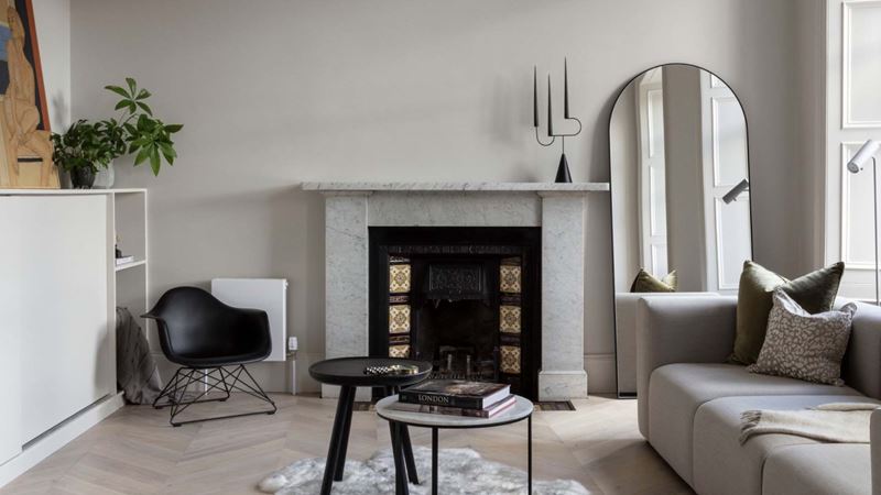 A small decorative white rug