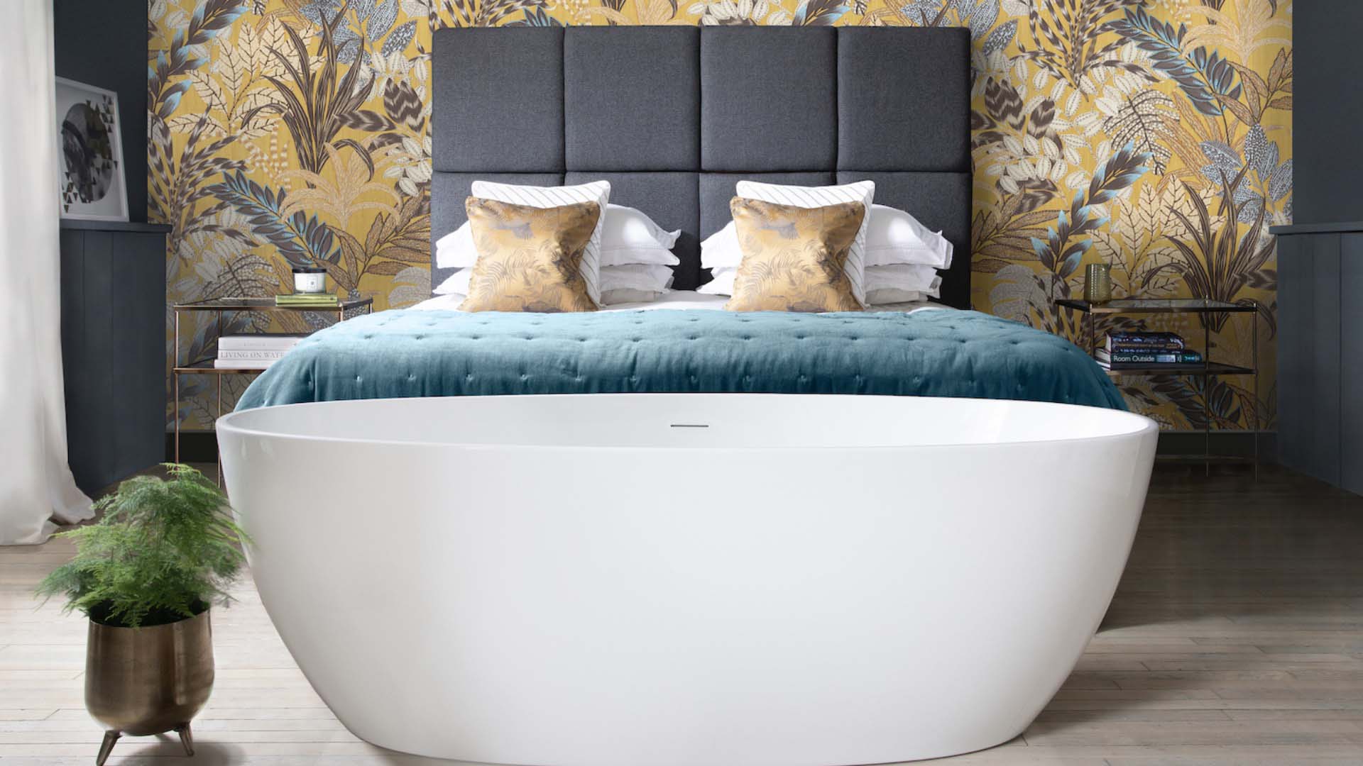 Bath at the foot of a bed