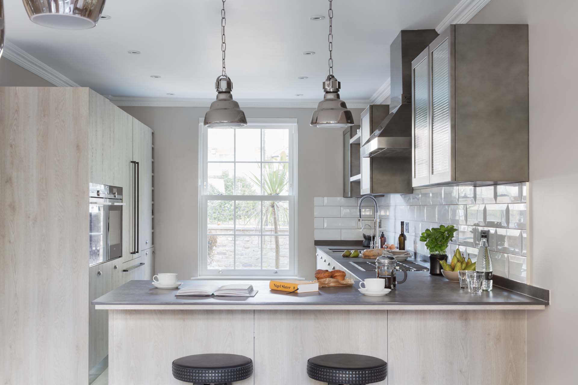 a small U kitchen using the space as well as possible