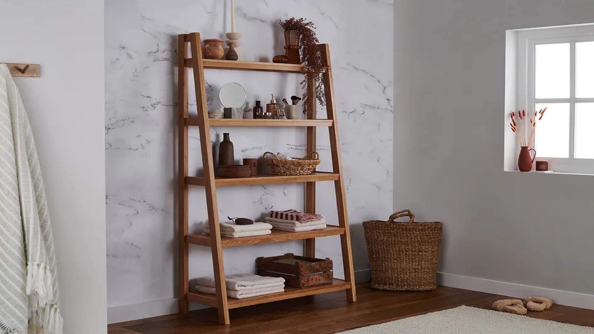 Ladder shelving