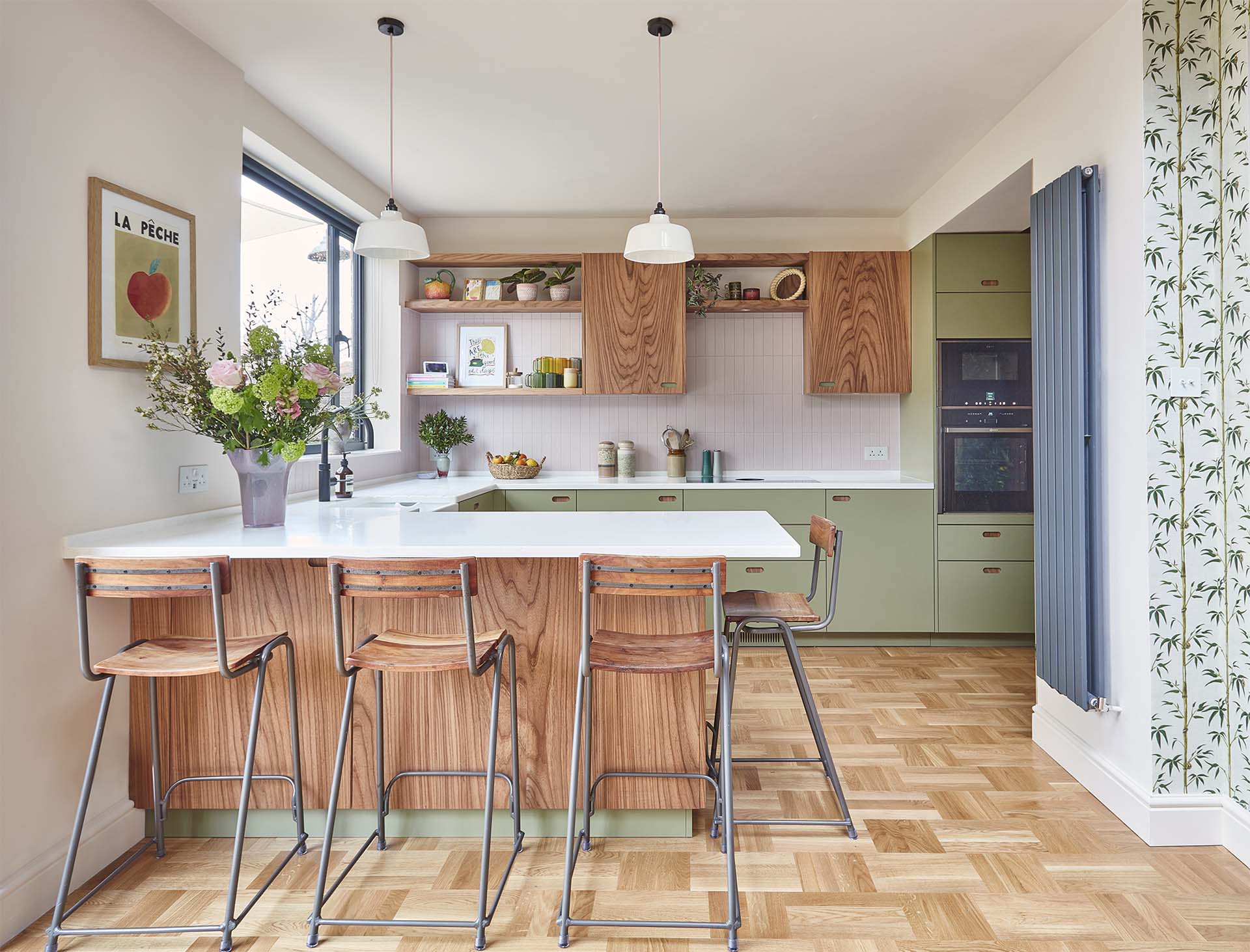 breakfast bar in a u shaped kitchen