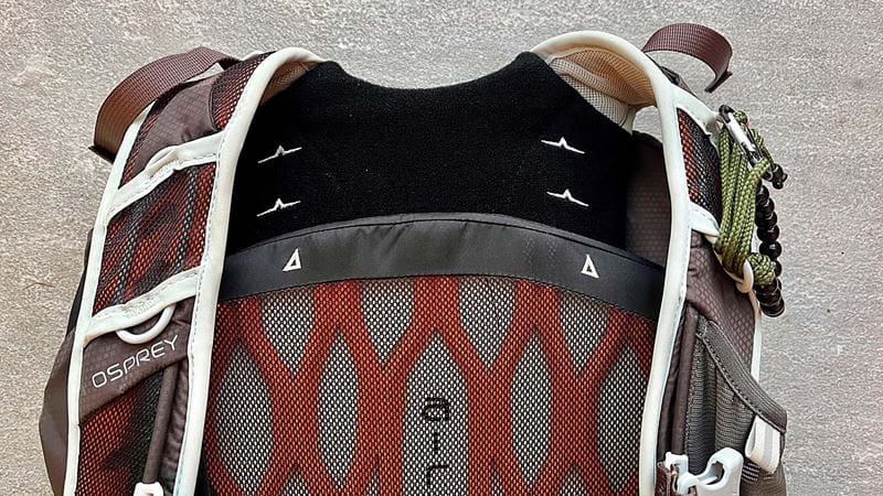 How to fit a backpack to avoid back and neck pain