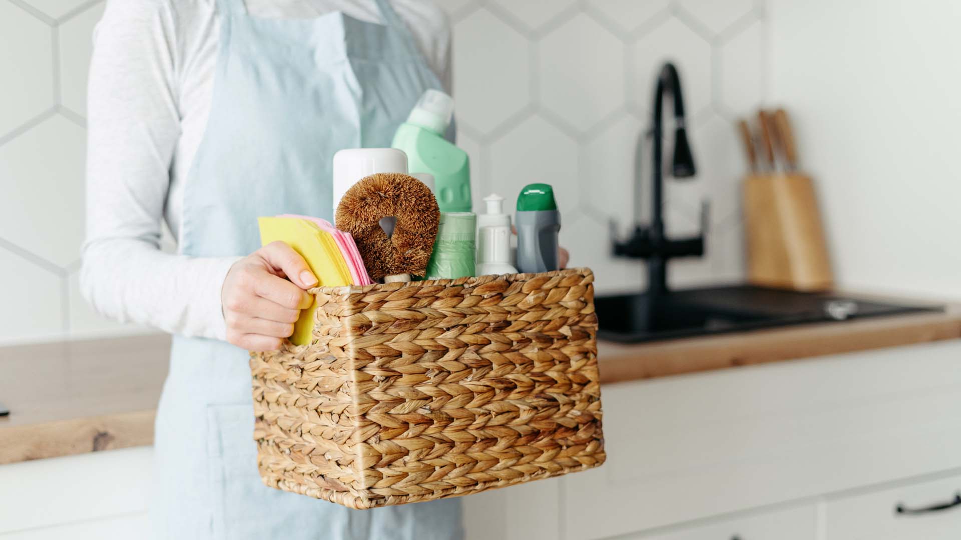 Basket containing cleaning products