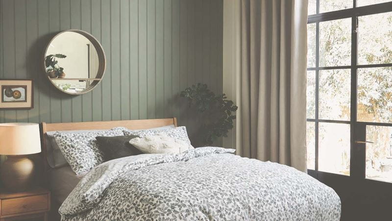 Extend green wall up to the pitched roof.
Clean up shadow in right hand corner of the flat near the wall.
Remove all lights and plug socket in the reflections in the mirror