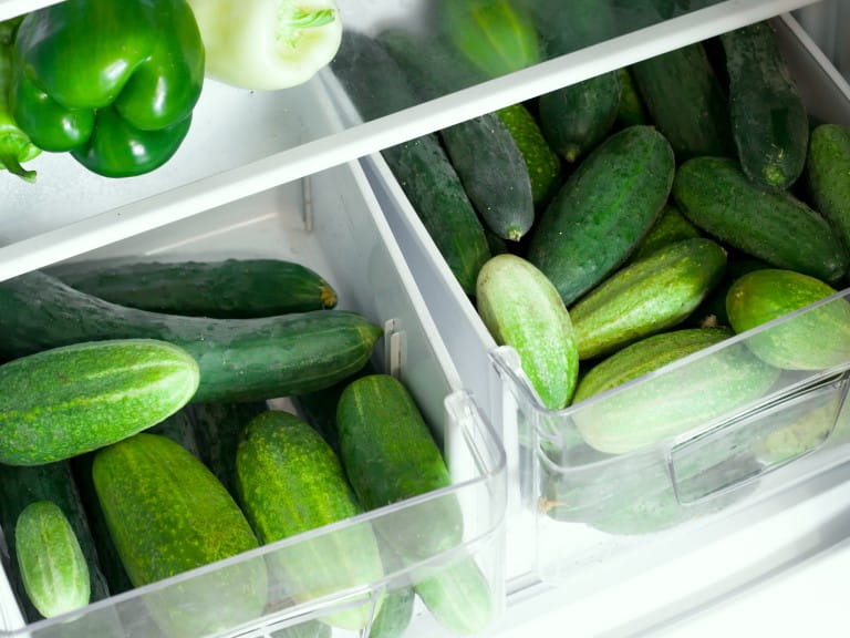 Should cucmbers be kept in the fridge? | Getty/dvulikaia