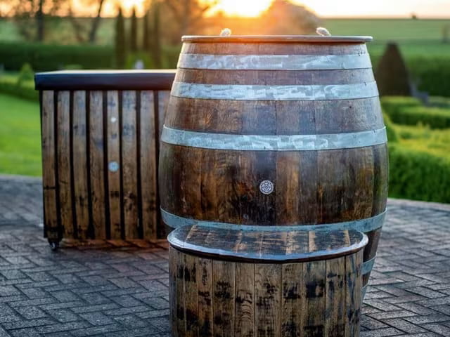 Brass Monkey oak wood barrel 