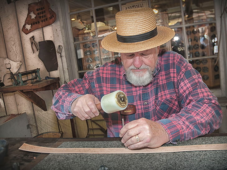 Man working in a shop in Dollywood