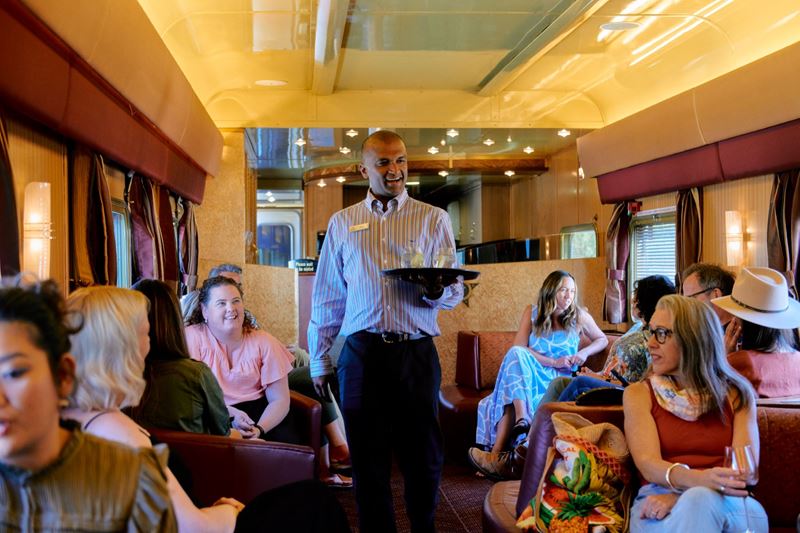 bar in the gold lounge