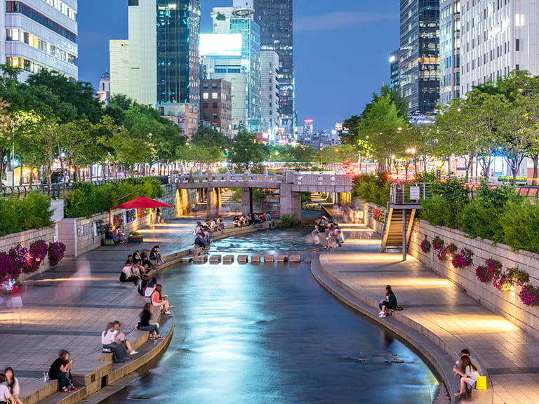 Sunset at Cheonggyecheon Stream