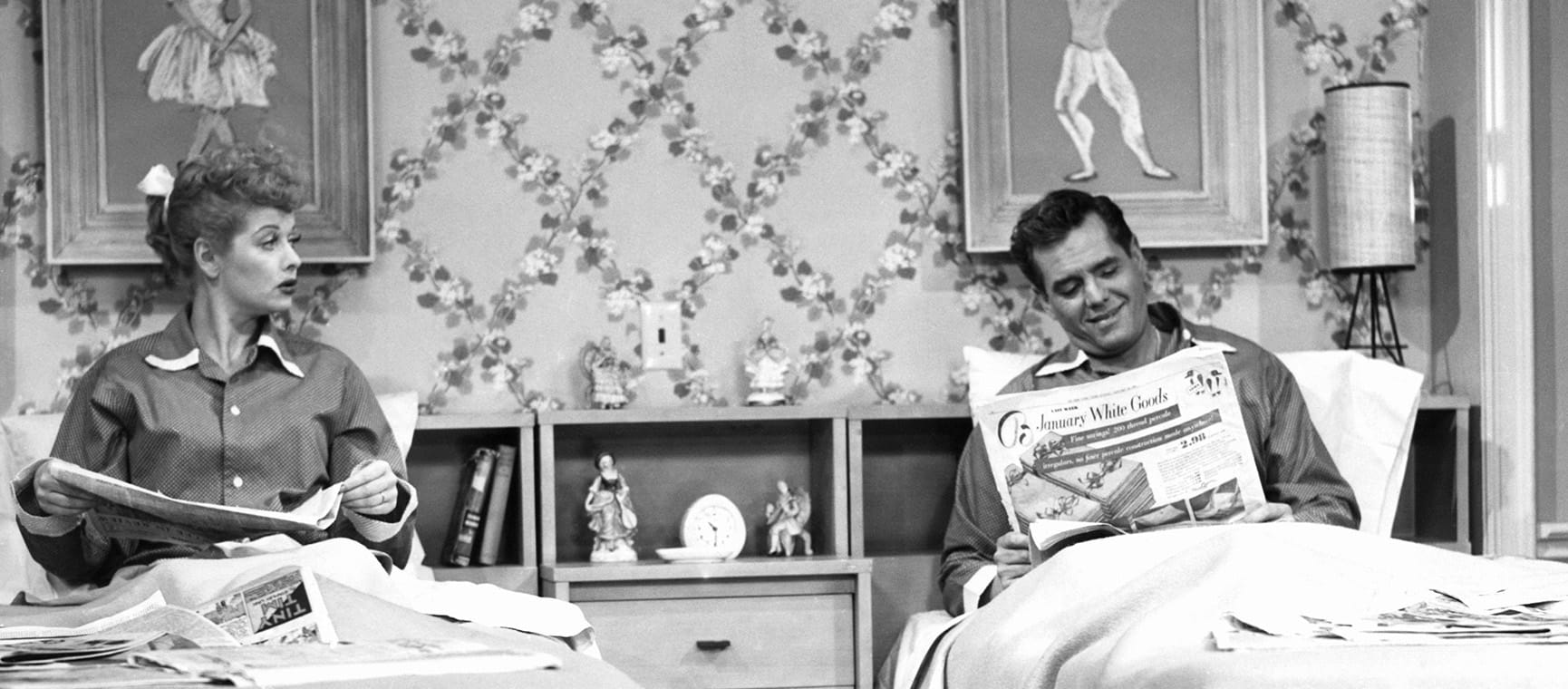 Scene from TV show I love Lucy with Lucy (Lucille Ball) and Ricky (Desi Arnaz) in separate twin beds. 