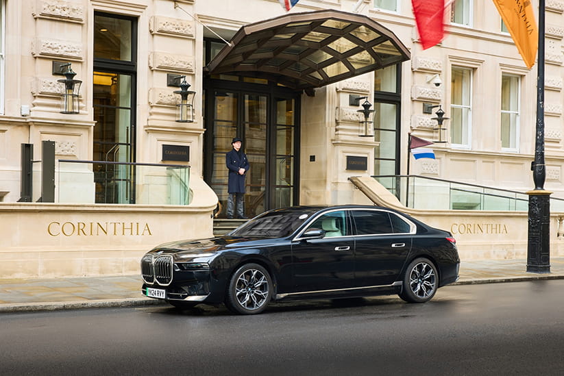 BMW UK partners with Corinthia London to elevate guest experiences with the all-electric BMW i7