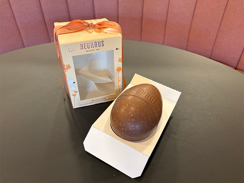The Neuhaus Easter egg with its packaging
