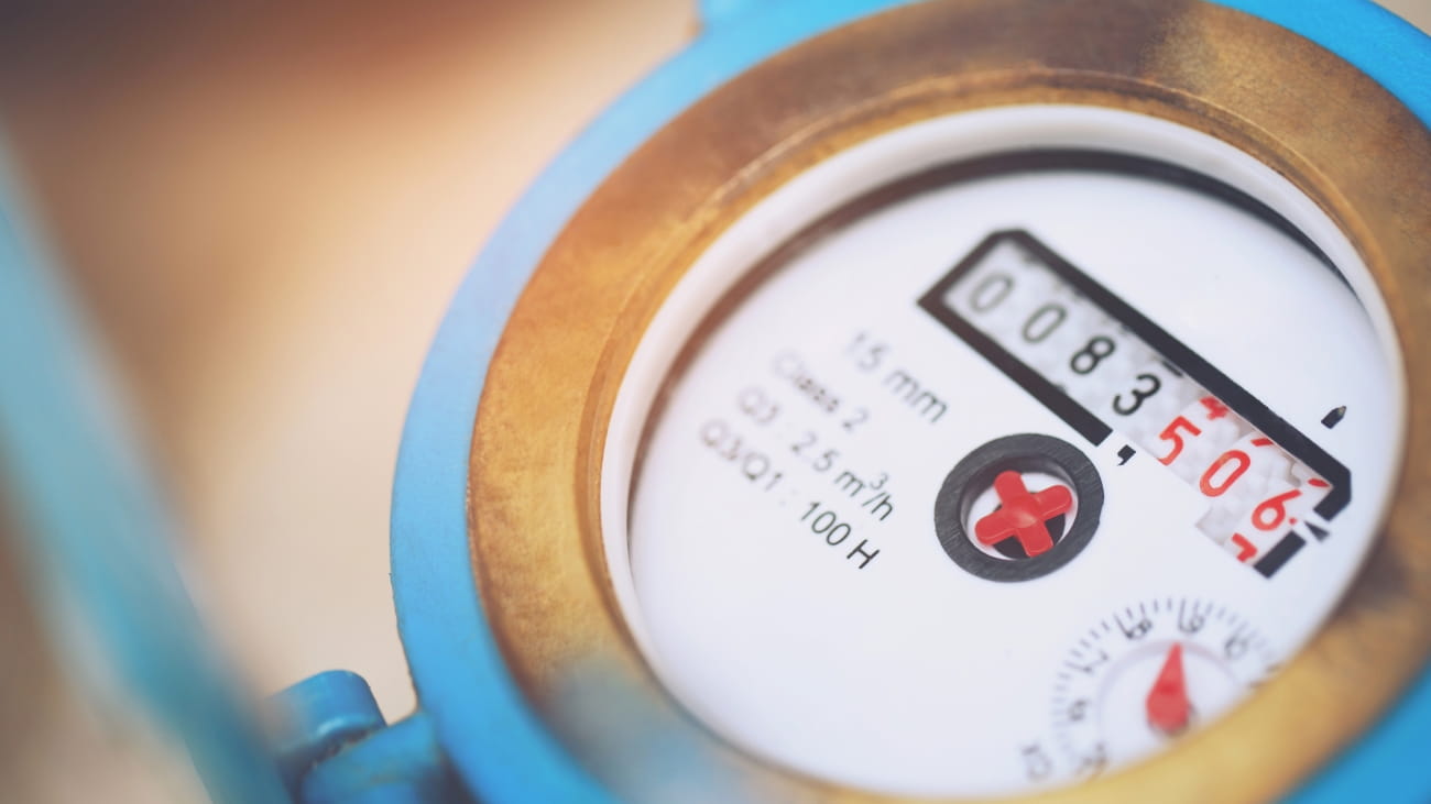 Water meters are used to record the amount of water consumption. using a gear and wheel system The numeral display has been completely sealed. Protection against water and dirt from the outside